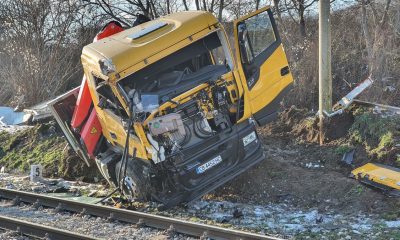 Пияна шофьорка на камион помете такси в Нова Загора