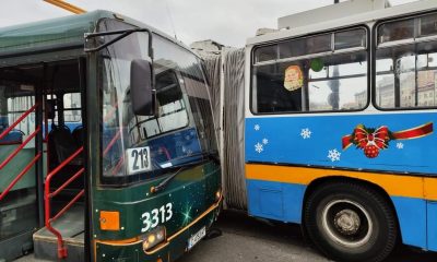 Автобус и тролейбус се удариха на Лъвов мост (СНИМКИ)